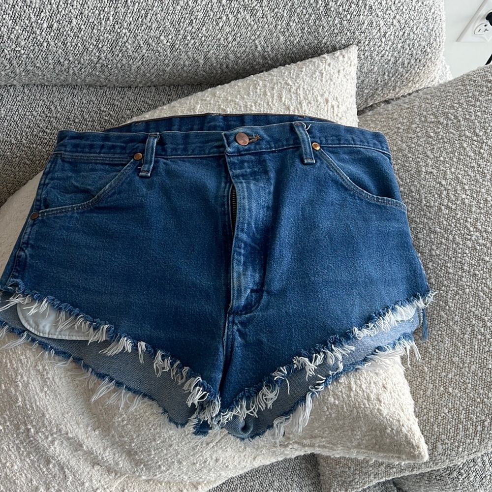 Wrangler vintage shorts. Urban outfitters